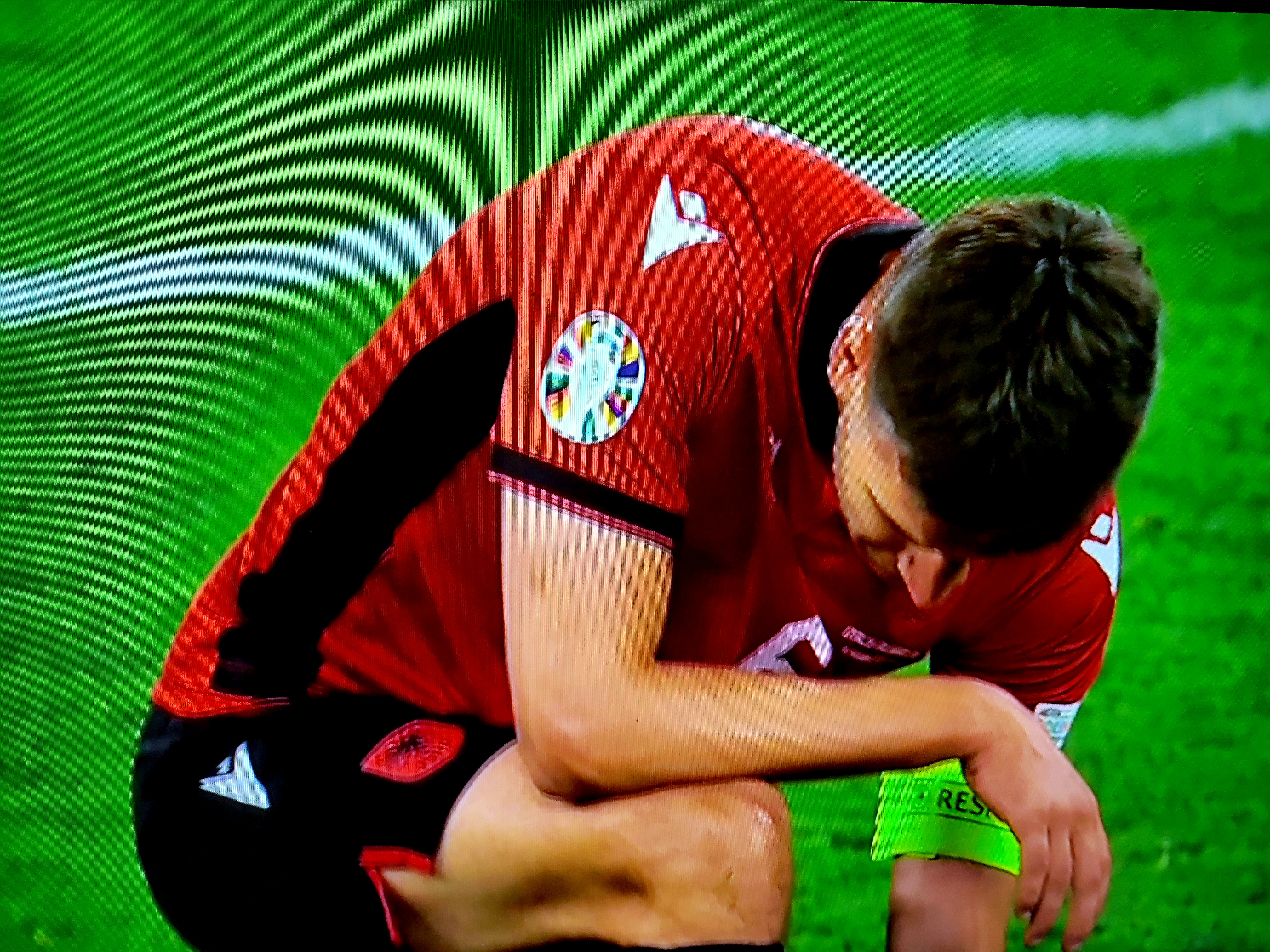 山东泰山迎德国杯关键赛，国际比赛日内部沟通，态度坚定，身体对抗强度拉满的简单介绍